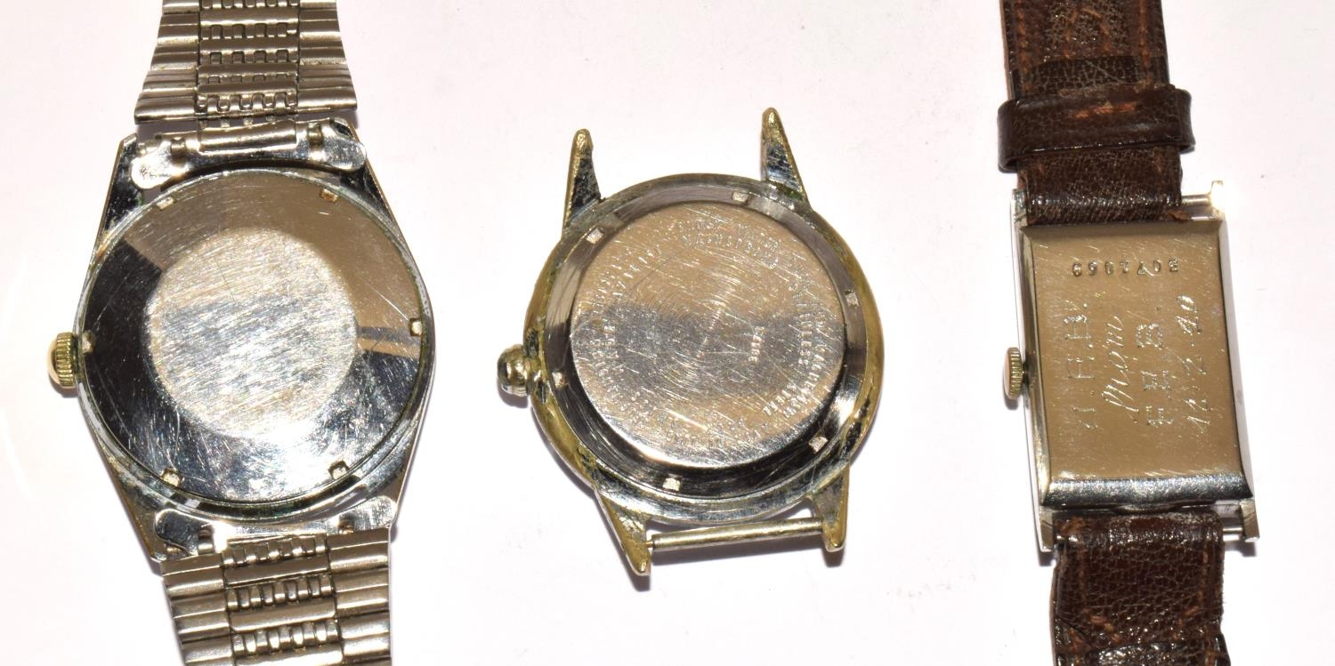 Three vintage gents watches to include Avia De Luxe automatic, Reves Super Automatic 25 jewels and a - Image 3 of 3