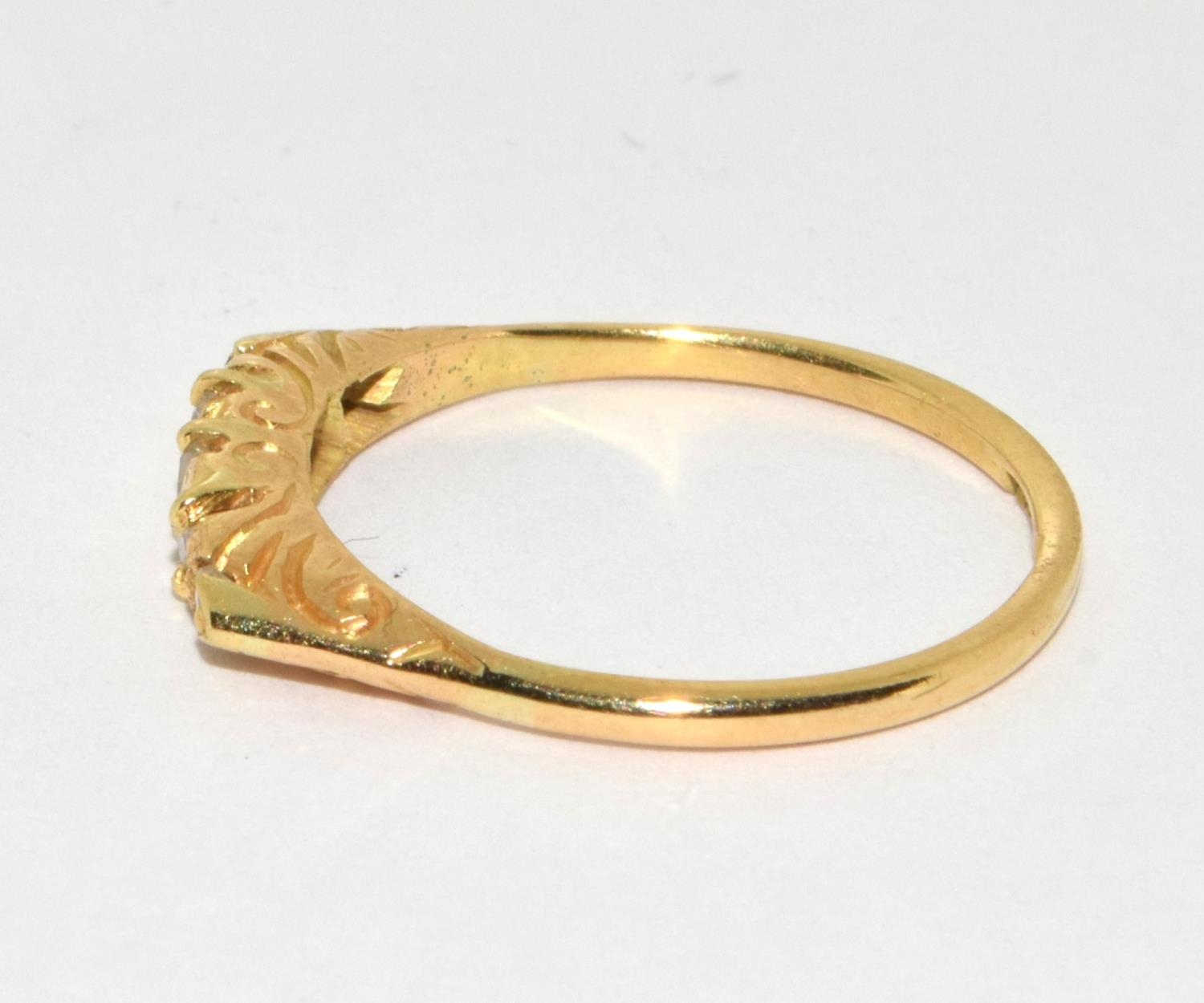18ct gold antique set 5 stone ladies diamond ring 3g size N - Image 2 of 6