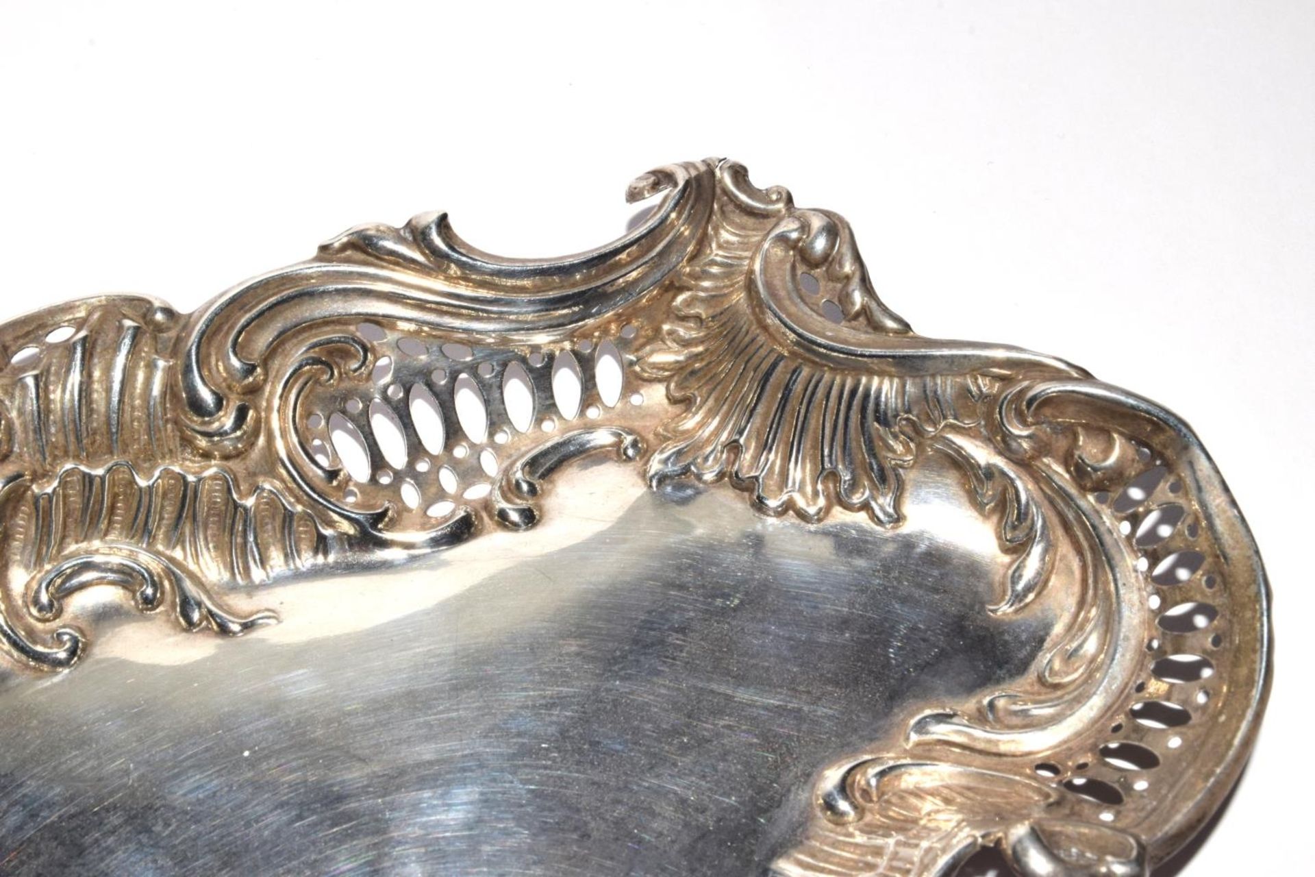 Pair silver Walker and Hall H/M embossed bon bon dishes 15x12cm - Image 2 of 7