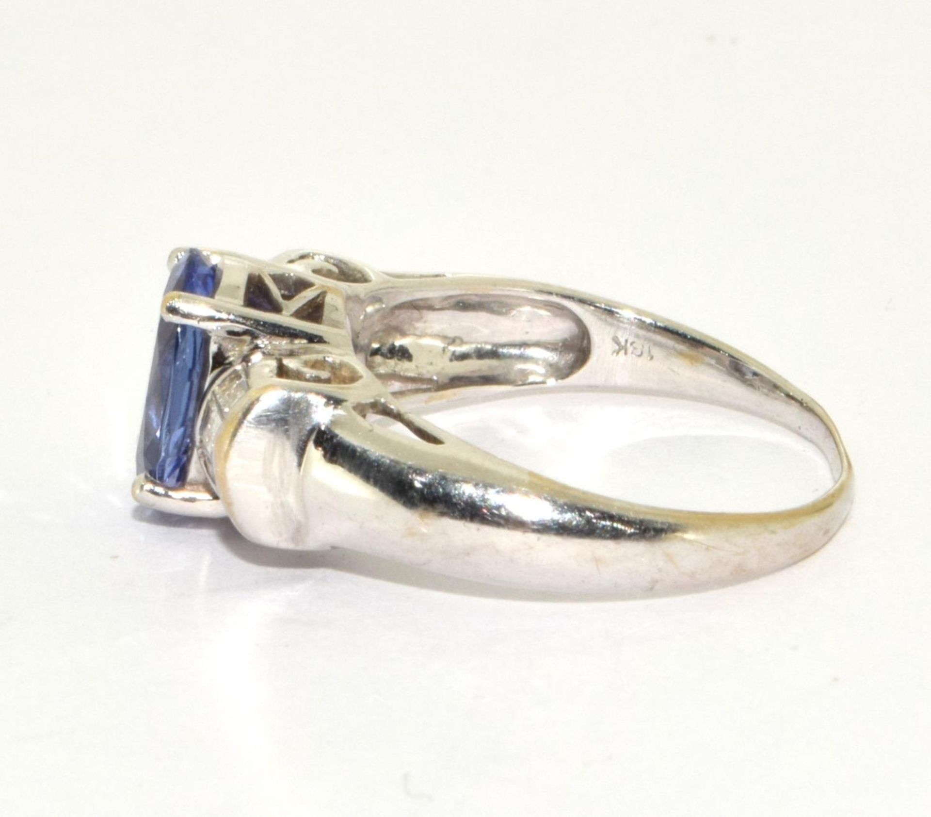 18ct white gold 1.5ct Tanzanite and Diamond ring 5.6g size M - Image 3 of 6