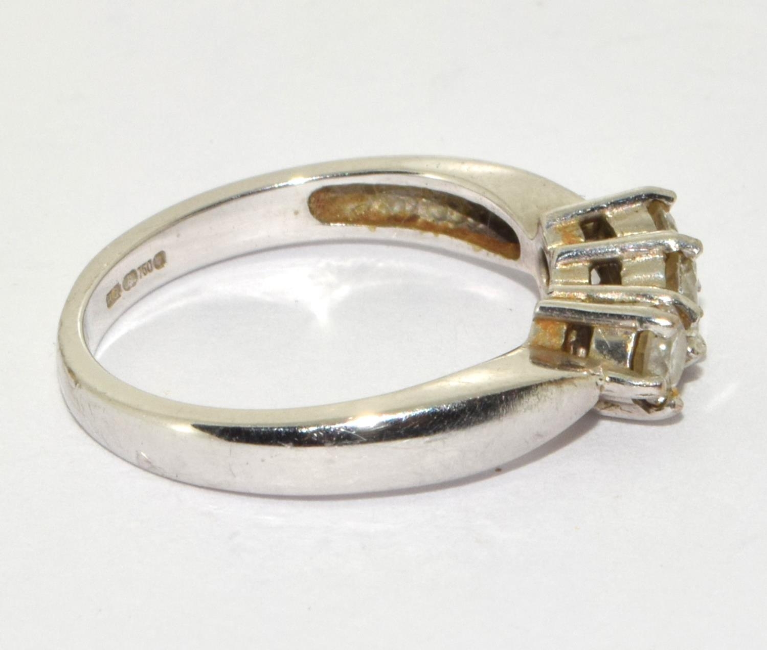 18ct white gold ladies 3 stone Diamond ring H/M in ring as 0.5ct size K - Image 5 of 6