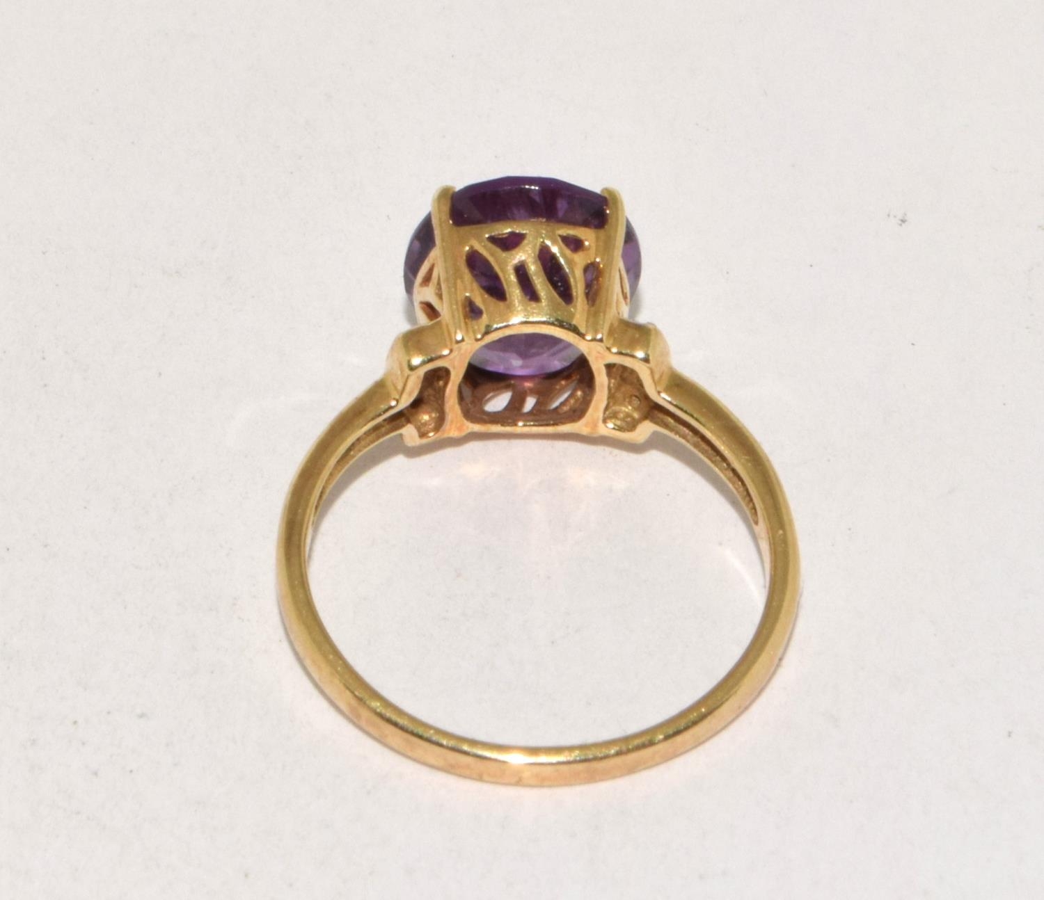 9ct gold ladies Amethyst and Diamond chip shoulder open work ring size R - Bild 3 aus 5