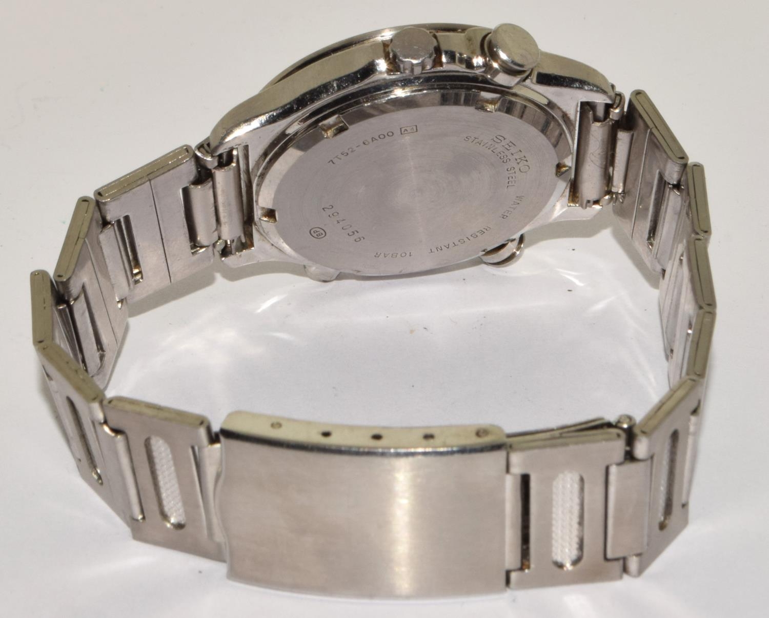 Seiko Chronograph ref:7T52-6A00 on stainless steel strap new battery working when catalogued. (ref: - Image 5 of 6