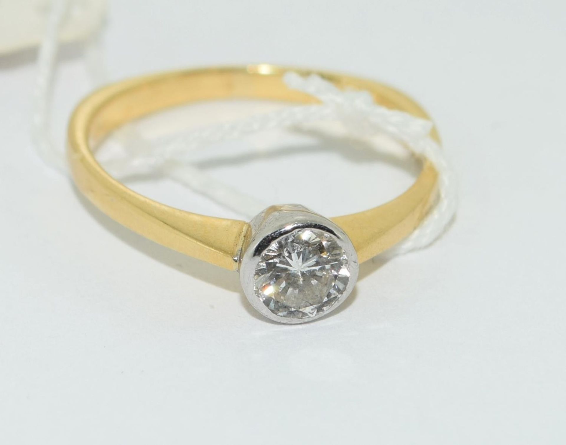 18ct gold Ladies Diamond solitaire ring VS2/SI1 0.5ct size N - Image 5 of 5