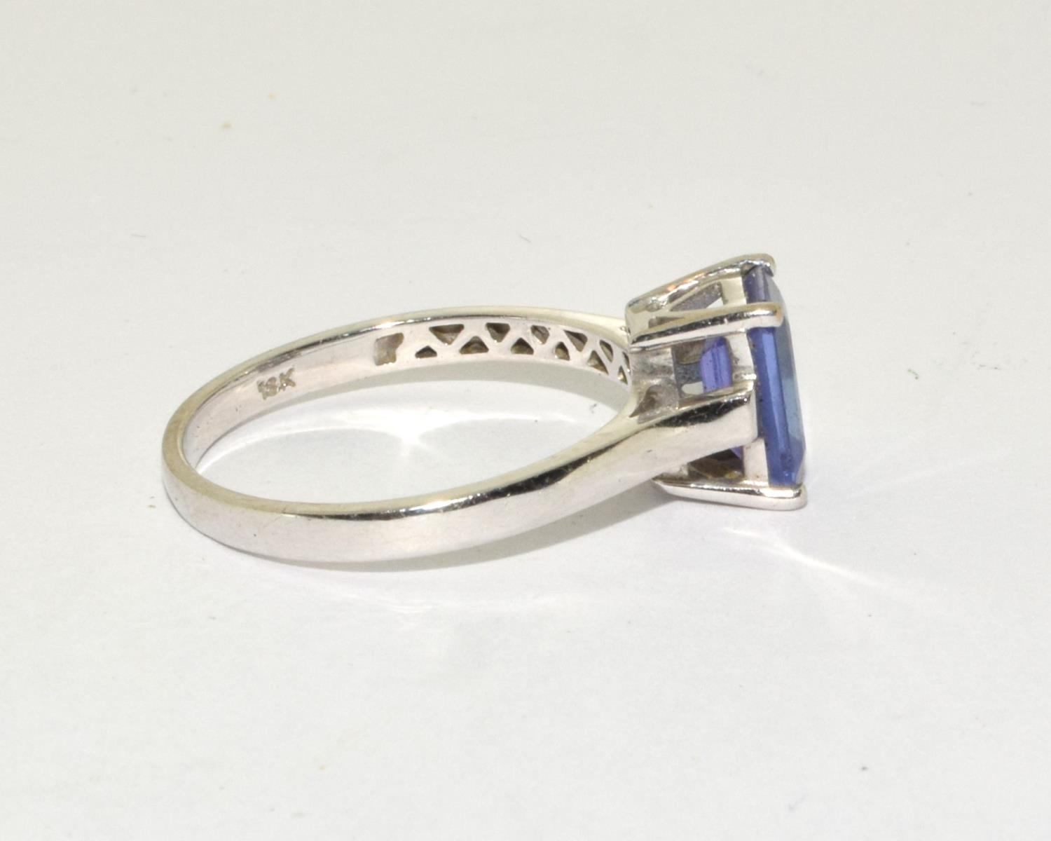 An 18ct white gold Illana ring Size p, boxed in Illana box. - Image 4 of 5