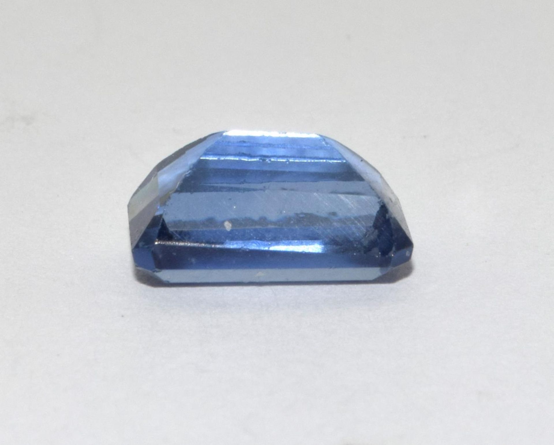 Natural Tanzanite 6.3ct single stone with a certificate - Image 3 of 4
