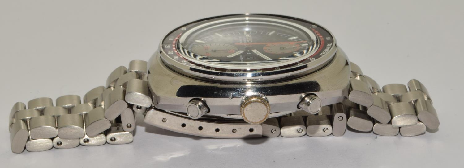 Vintage Seiko 'UFO' chronograph ref: 6138-0011. Serial no. dates this watch to October 1975. Good - Image 3 of 6