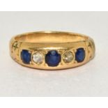 18ct gold ladies vintage 5 stone Diamond and sapphire ring size L