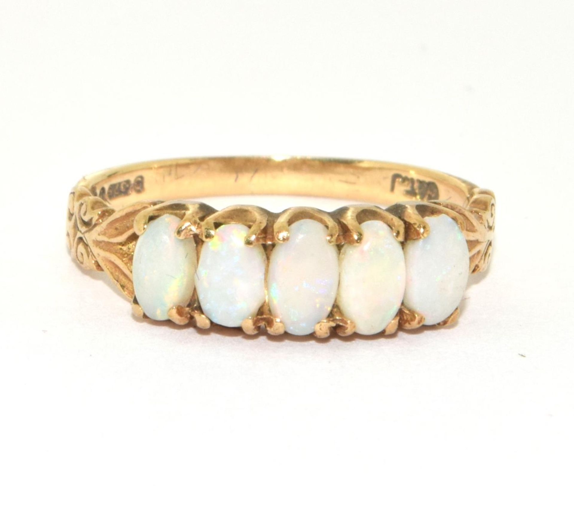 9ct gold ladies vintage 5 stone Opal ring size O