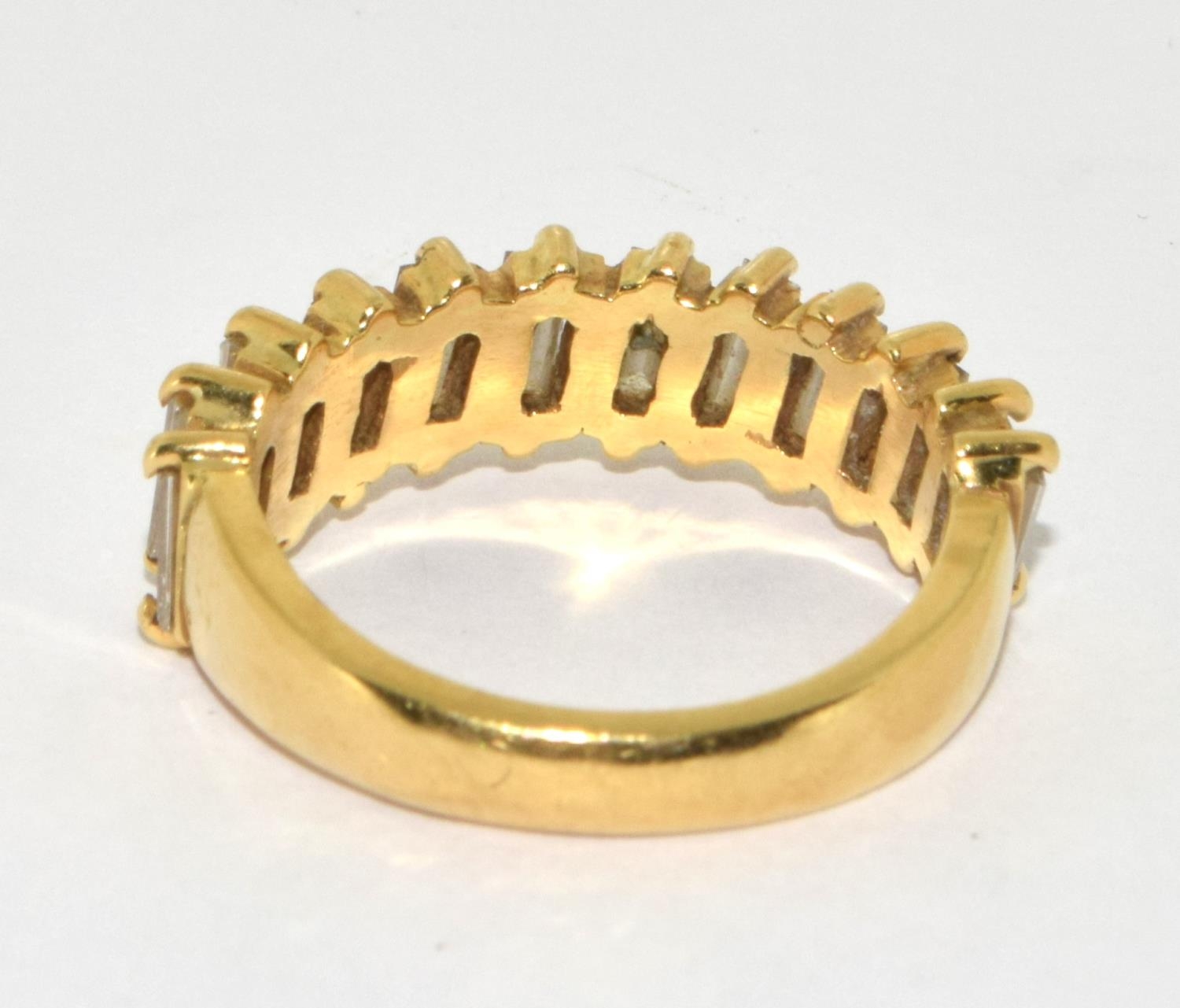 18ct gold ladies Baguette cut Diamond ring set with 12 diamonds approx. 1.0ct size N - Image 3 of 5