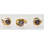 18ct gold ladies Pearl Earrings and Ring suite ring being size M. O/all weight 11.5g