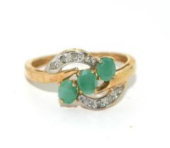 9ct gold ladies Diamond and emerald sweep ring size N