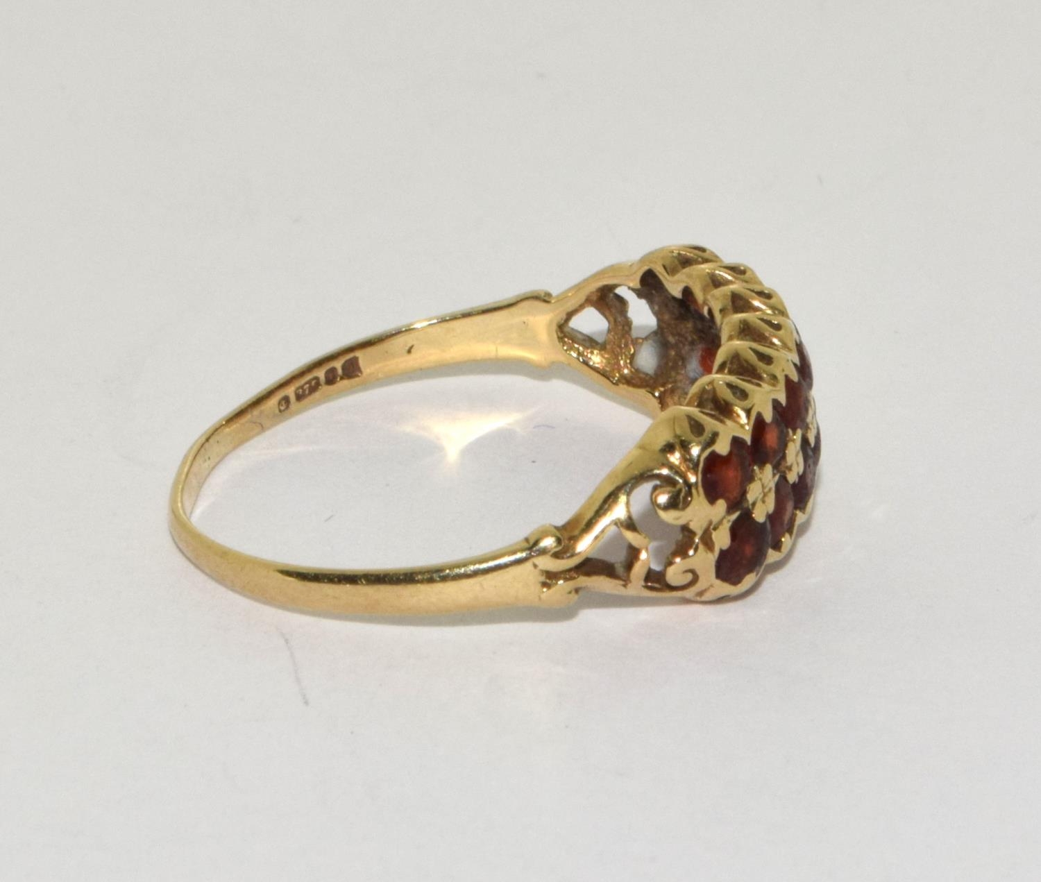 9ct gold ladies twin bar antique set garnet ring size S - Image 4 of 5