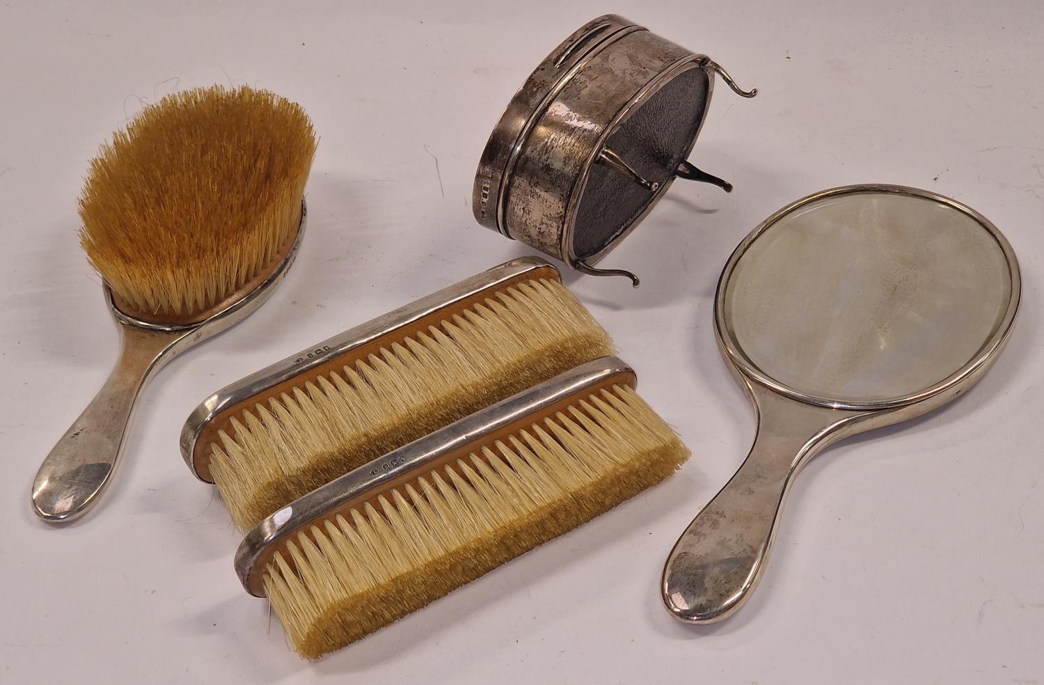 Silver 5 piece dressing table set matched with Tortoise shell decoration - Image 3 of 4