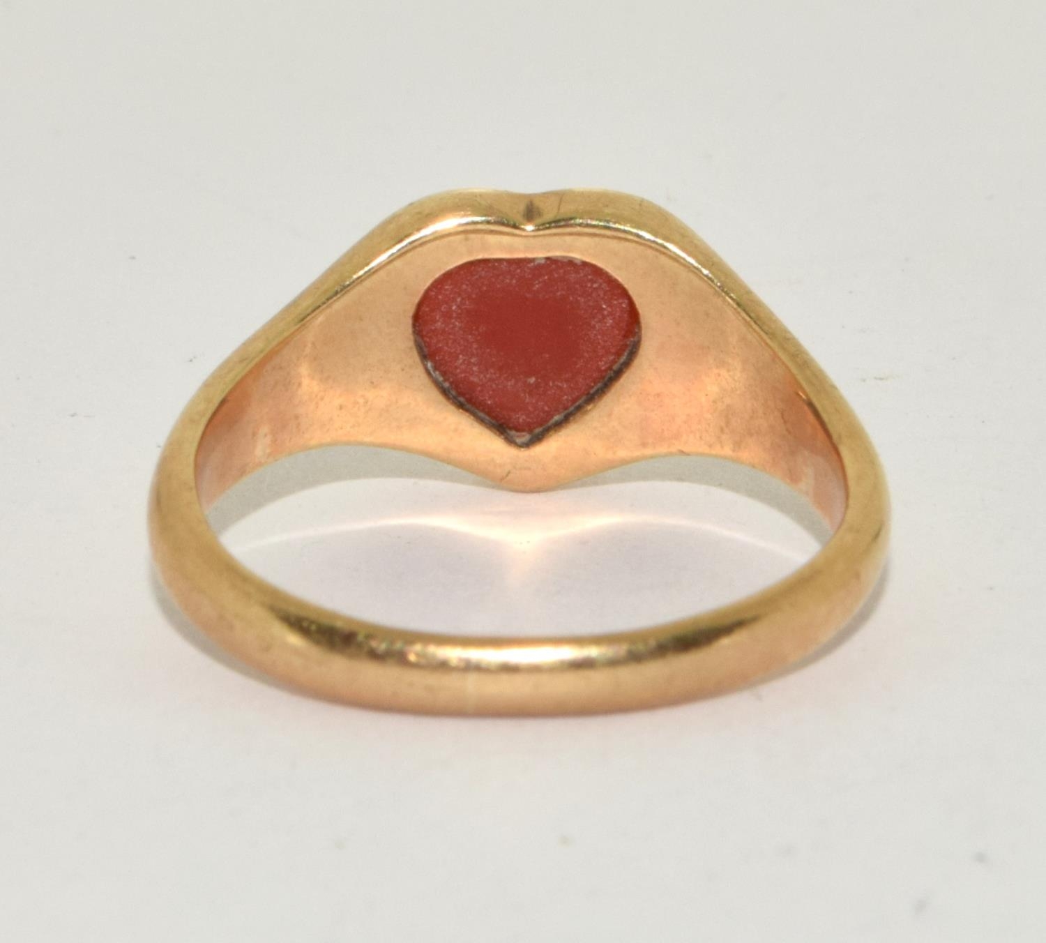 9ct gold ladies Heart set ring with Garnet stone size M 3g - Image 3 of 5