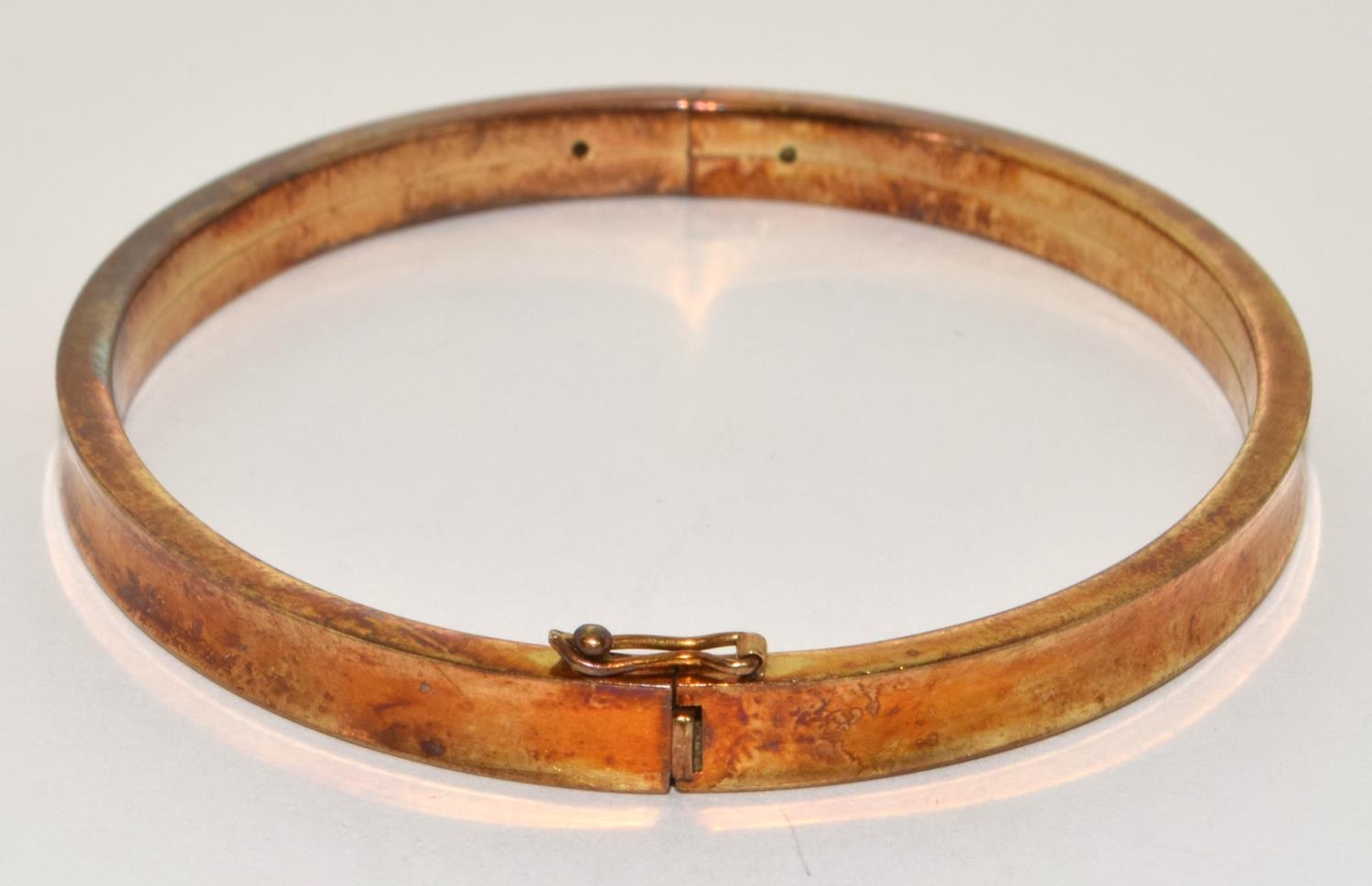 14ct gold hinged wrist bangle 6.5cm diameter 0.5cm tall 14g - Image 5 of 8