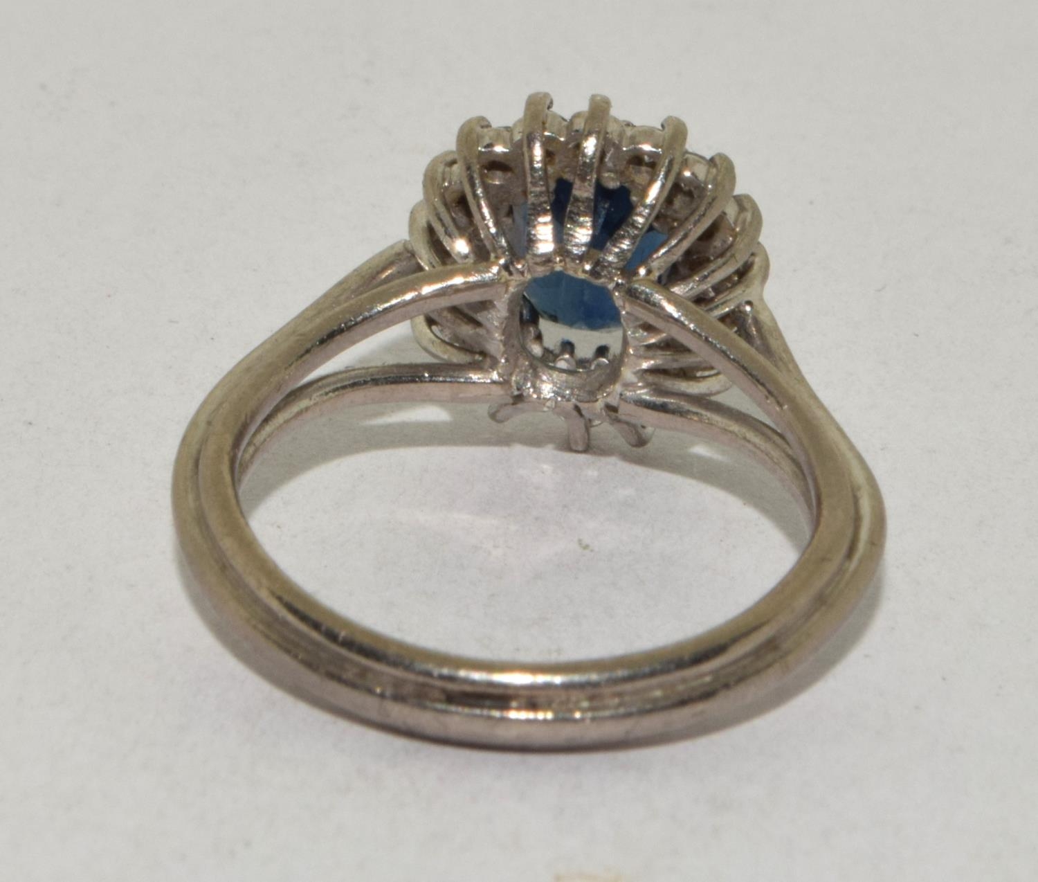 18ct white gold ladies Diana set sapphire and Diamond ring size L - Bild 3 aus 5