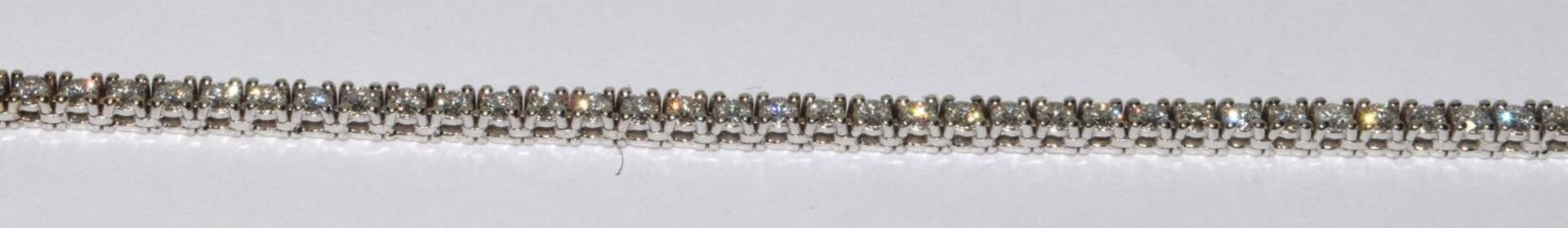 14ct white gold Diamond boxed necklace of approx 2.4ct 60cm long - Image 3 of 6