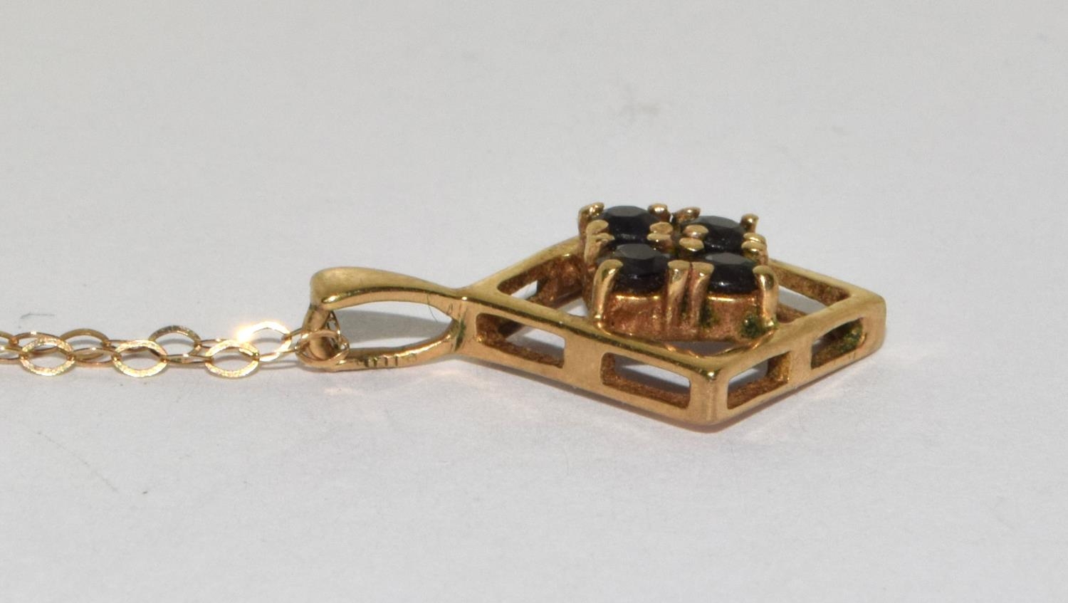 9ct gold Sapphire pendant necklace 40cm long chain - Image 3 of 6