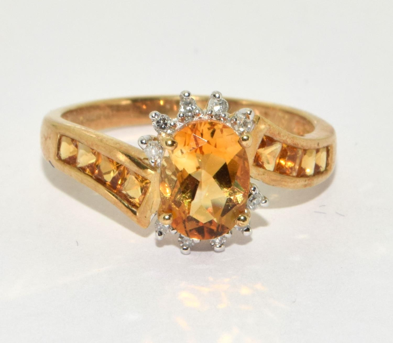 9ct gold ladies Diamond and Amber set ring with amber stones to the shank size P - Image 5 of 5