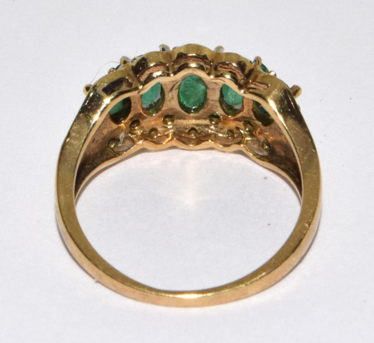 9ct gold ladies Diamond and Emerald ring H/M as diamond size M - Image 3 of 5