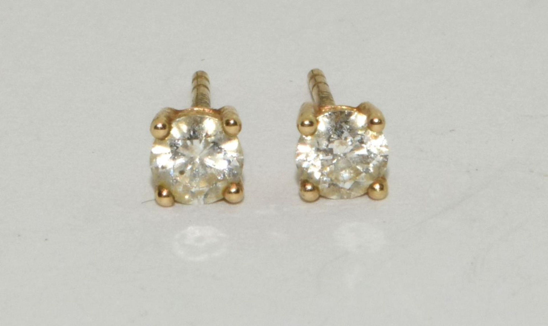 Diamond stud gold earrings of approx 0.25ct each total approx 0.50ct - Image 4 of 5