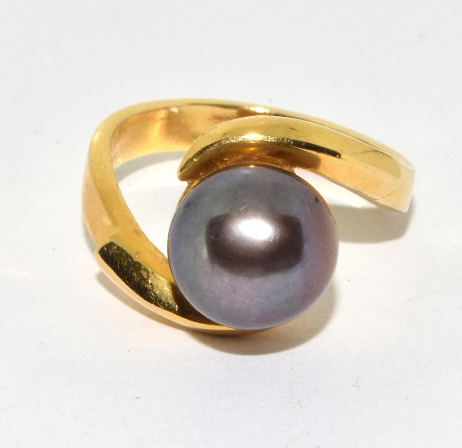 18ct gold ladies Pearl Earrings and Ring suite ring being size M. O/all weight 11.5g - Image 2 of 5