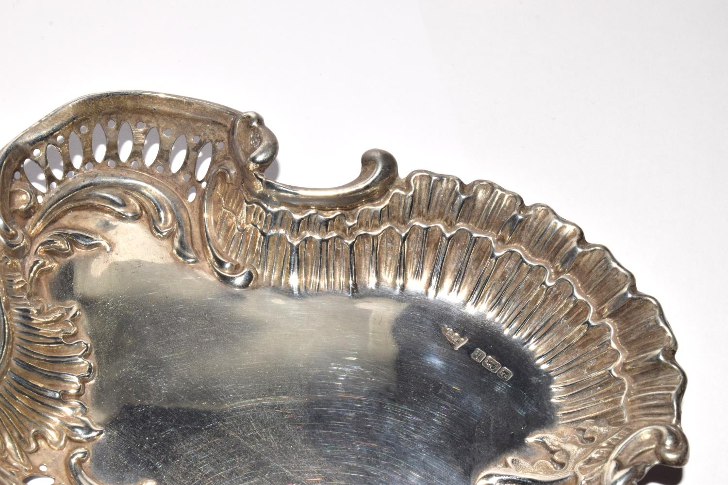 Pair silver Walker and Hall H/M embossed bon bon dishes 15x12cm - Image 3 of 7
