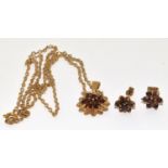 9ct gold Garnet flower cluster pendant necklace and earrings suite