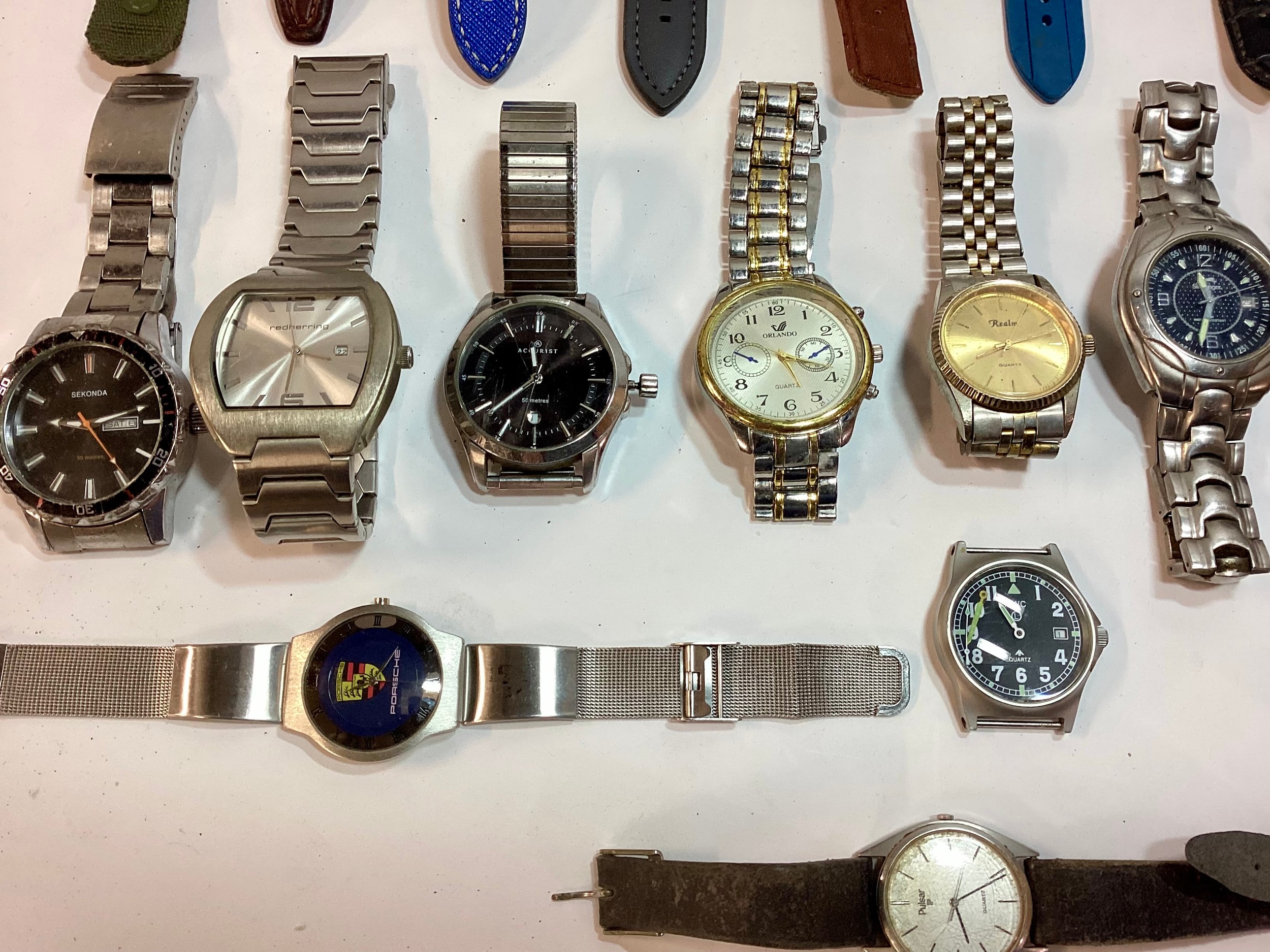 A large collection of gents watches, all offered untested - Bild 3 aus 5