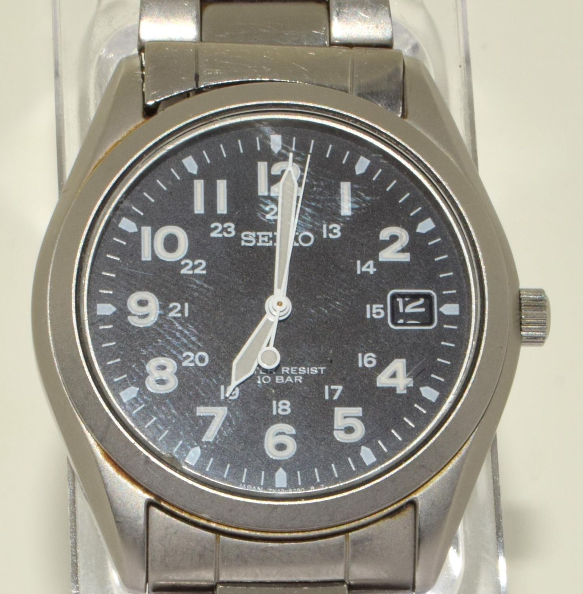 Seiko Military style quartz watch ref: 7n42-8260 on stainless steel strap working when - Image 2 of 5