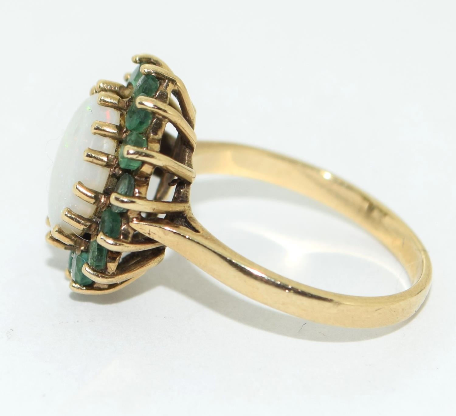 9ct gold ladies Emerald and opal cluster ring size M - Image 6 of 9