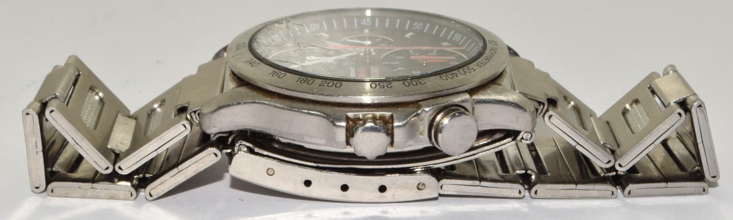 Seiko Chronograph ref:7T52-6A00 on stainless steel strap new battery working when catalogued. (ref: - Image 3 of 6