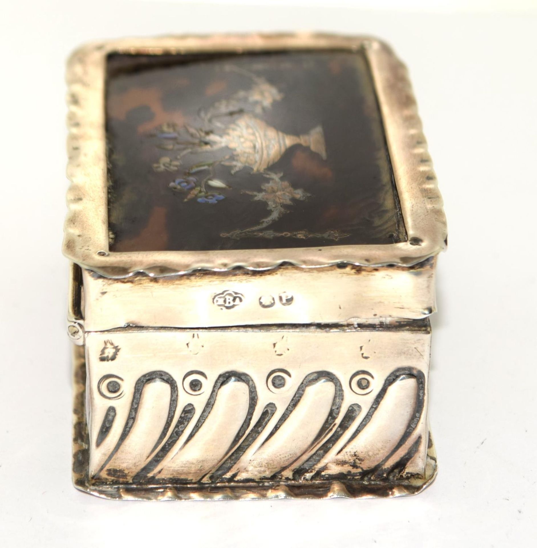 Silver small table top pill box set with Tortoise shell and MOP decorative lid 4x7x5cm - Image 3 of 6