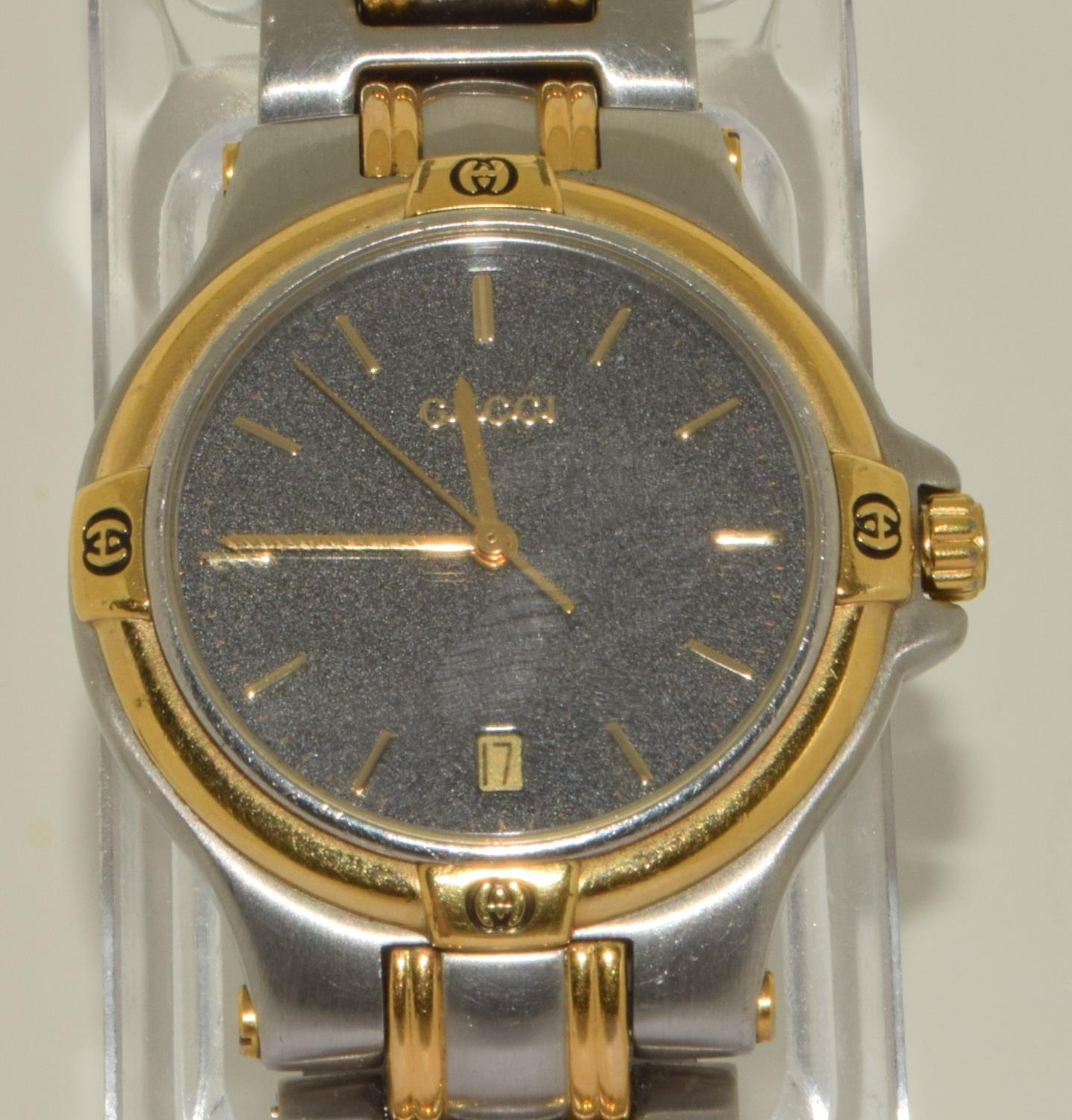 Gucci bi-metal 9040L analog display grey face watch boxed - Image 3 of 7
