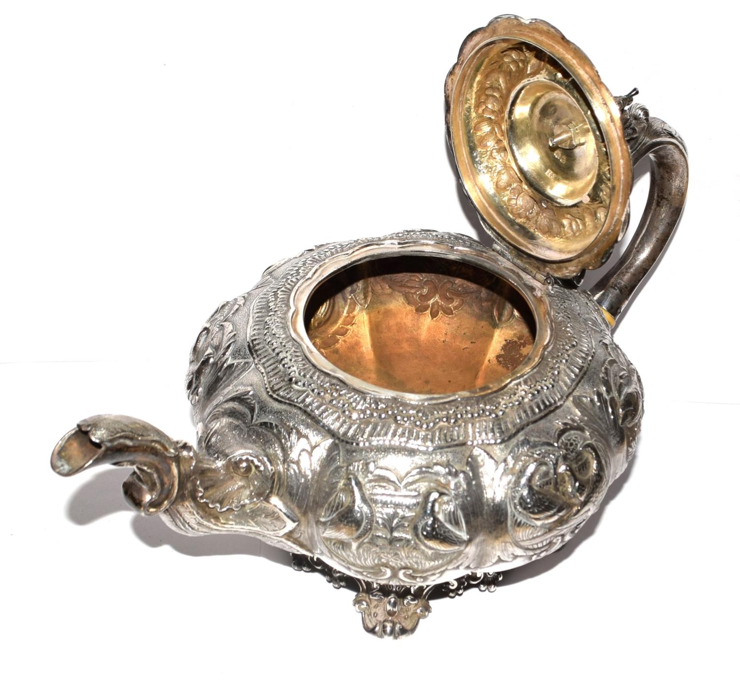 A superb example of a Georgian silver Tea pot heavily embossed with blank cartouche and surmounted - Image 6 of 11