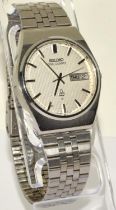 Seiko King quartz watch with attractive waffle dial on a stainless steel strap ref:5856-8070. Serial