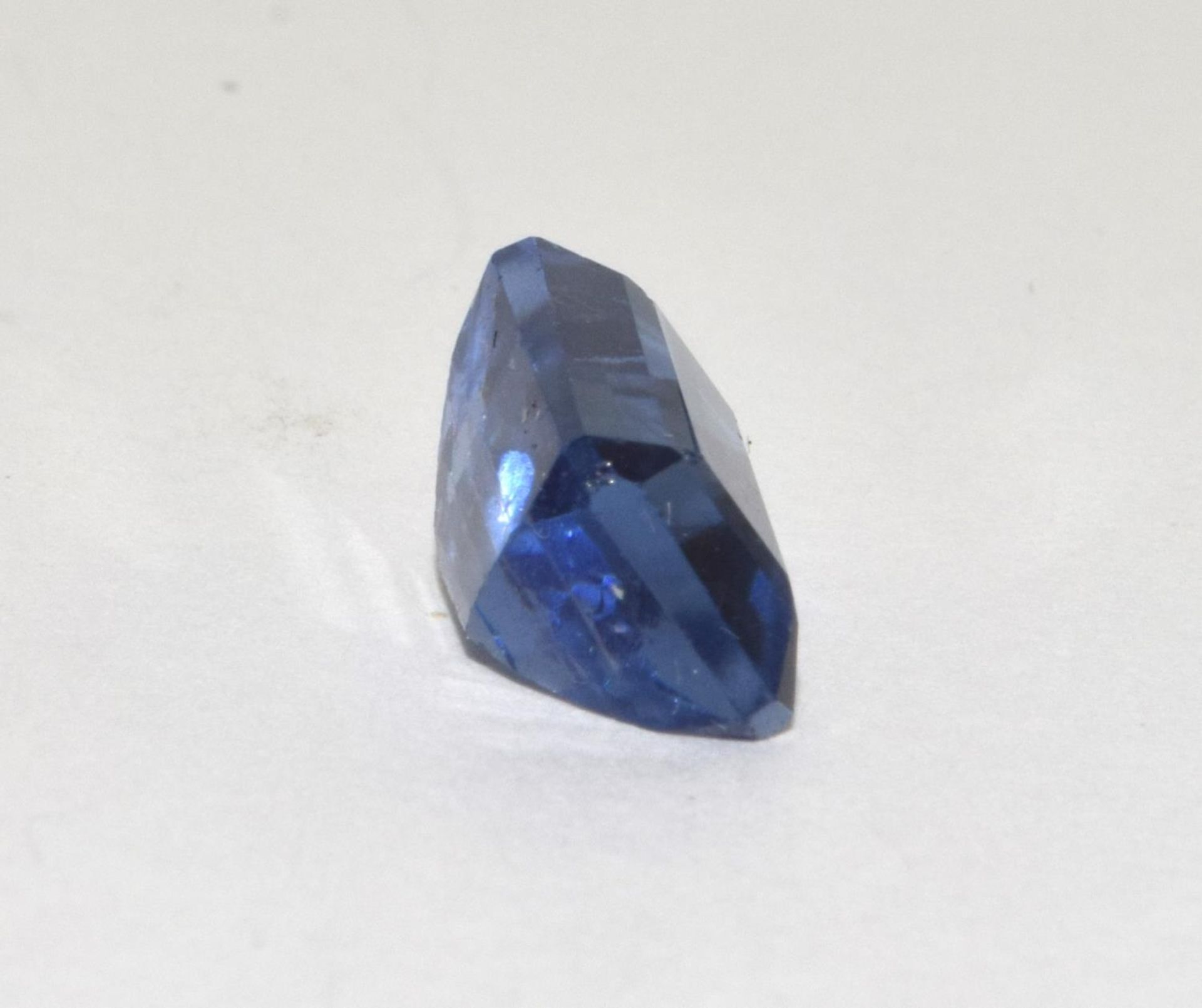 Natural Tanzanite 6.3ct single stone with a certificate - Image 2 of 4