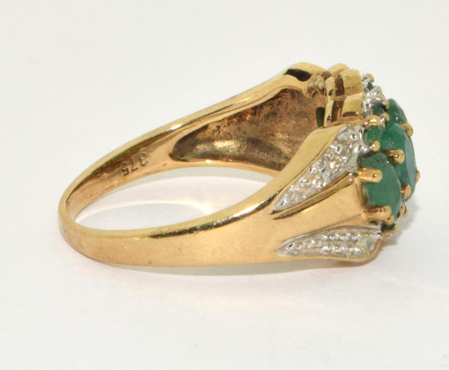 9ct gold ladies Diamond and Emerald ring H/M as diamond size M - Image 4 of 5