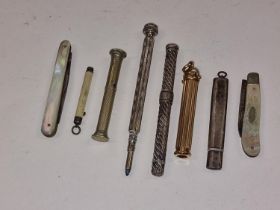 Interesting collections of silver and other curios to include a gold Samson Mordan pen