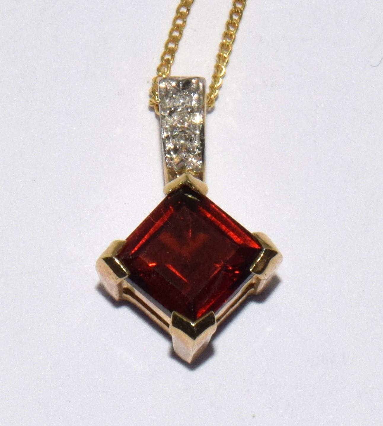 9ct gold Diamond and Ruby pendant necklace chain is 46cm - Image 7 of 7