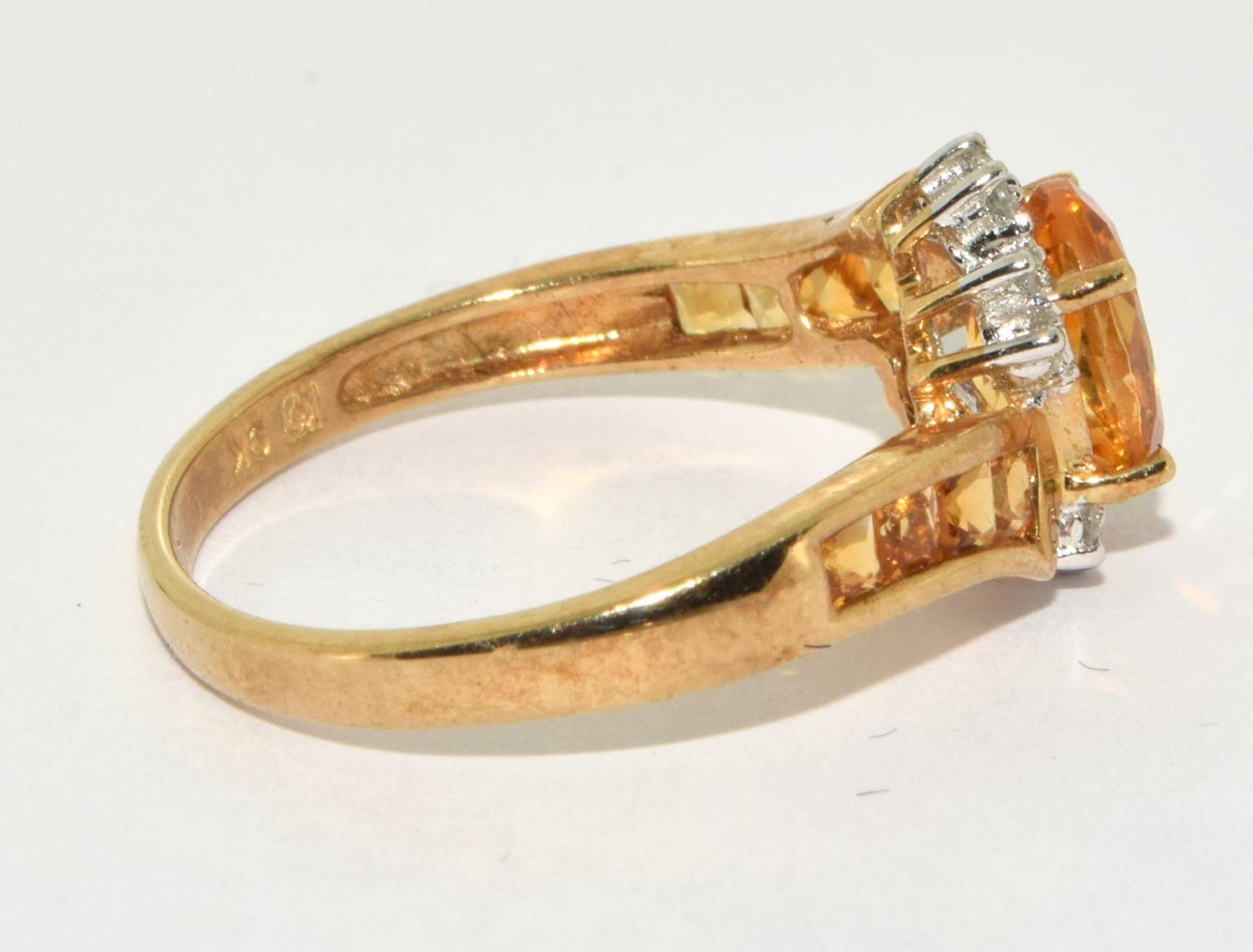 9ct gold ladies Diamond and Amber set ring with amber stones to the shank size P - Image 4 of 5
