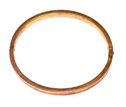 14ct gold hinged wrist bangle 6.5cm diameter 0.5cm tall 14g