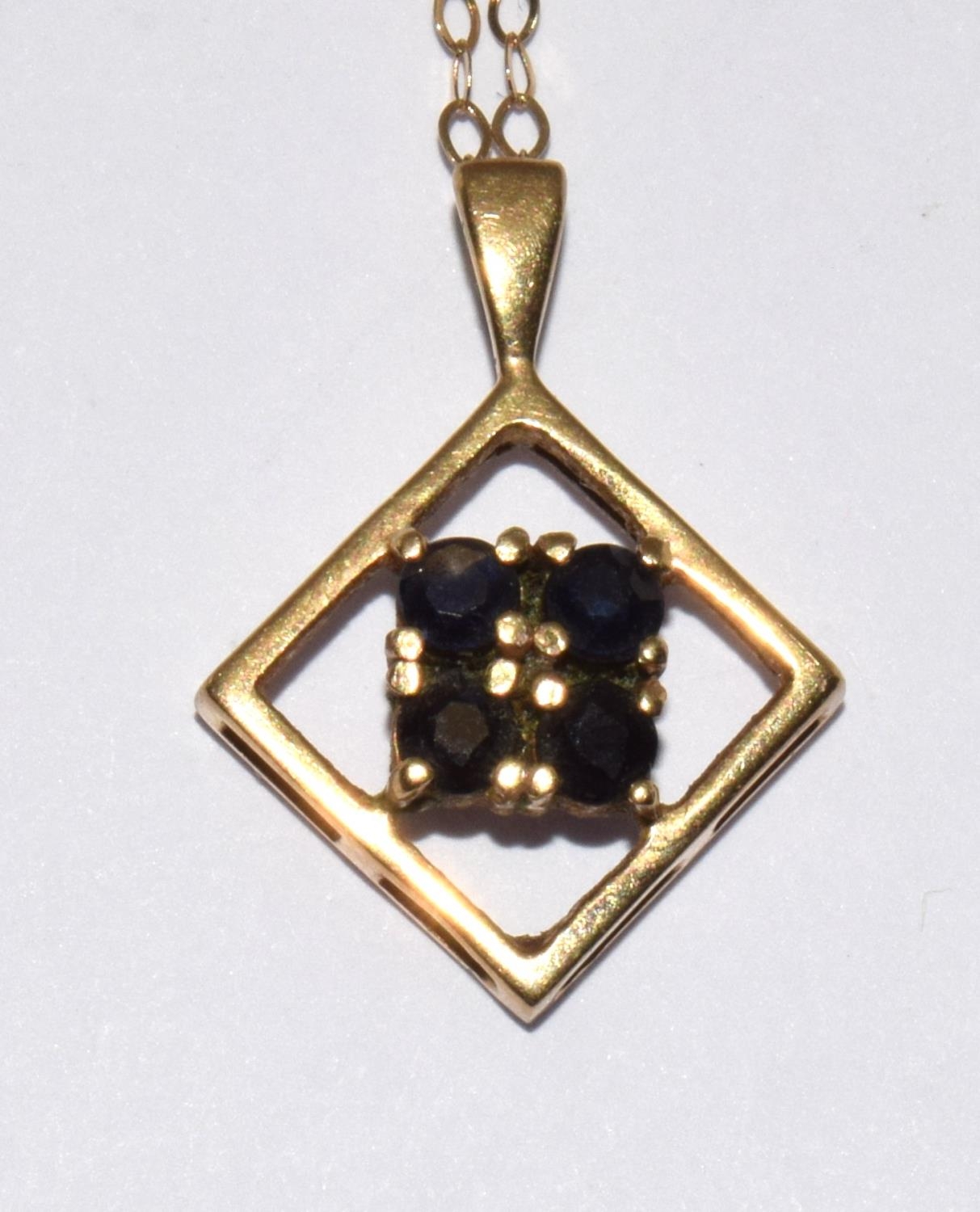 9ct gold Sapphire pendant necklace 40cm long chain - Image 6 of 6