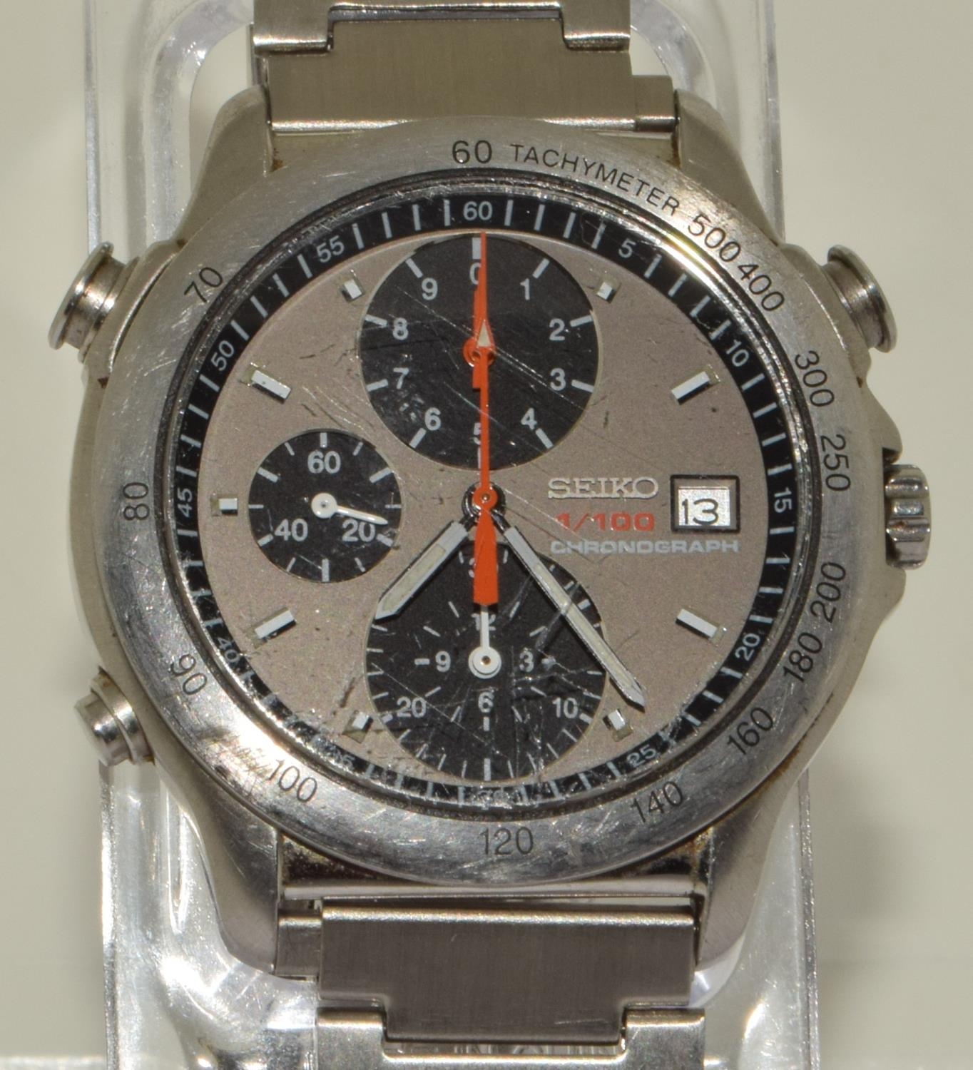 Seiko Chronograph ref:7T52-6A00 on stainless steel strap new battery working when catalogued. (ref: - Image 2 of 6