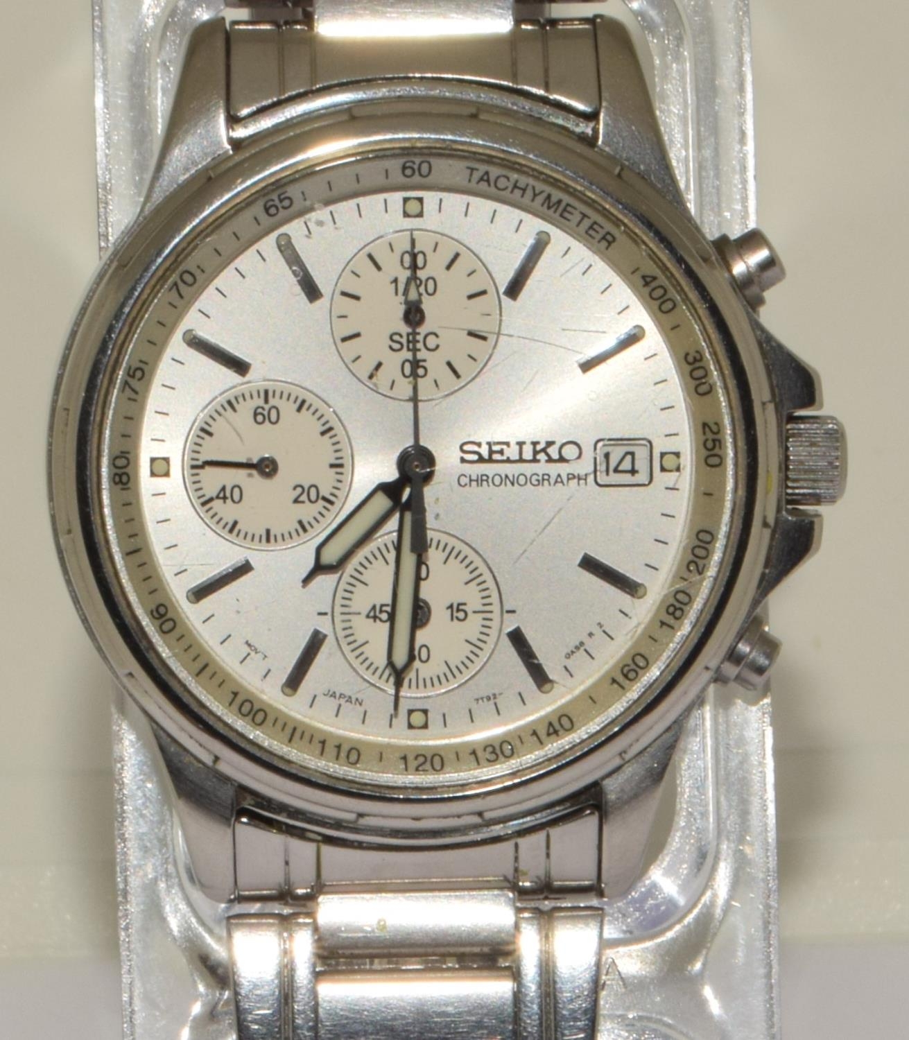 Seiko Chronograph ref 7T92-0BA0 on stainless steel strap working when catalogued (ref:3) - Image 2 of 6