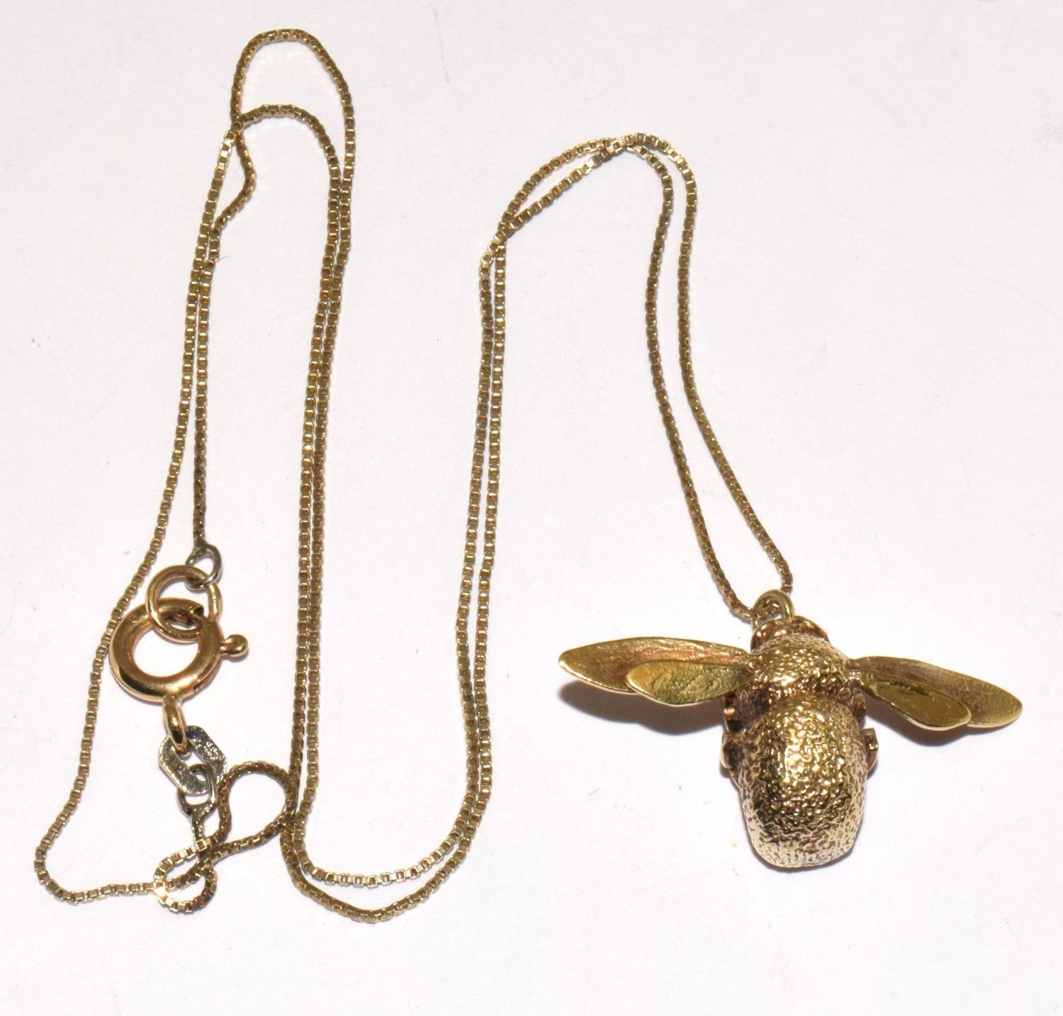 Alex Monroe 22ct gold vermel large Bumblebee pendant on a 9ct gold chain