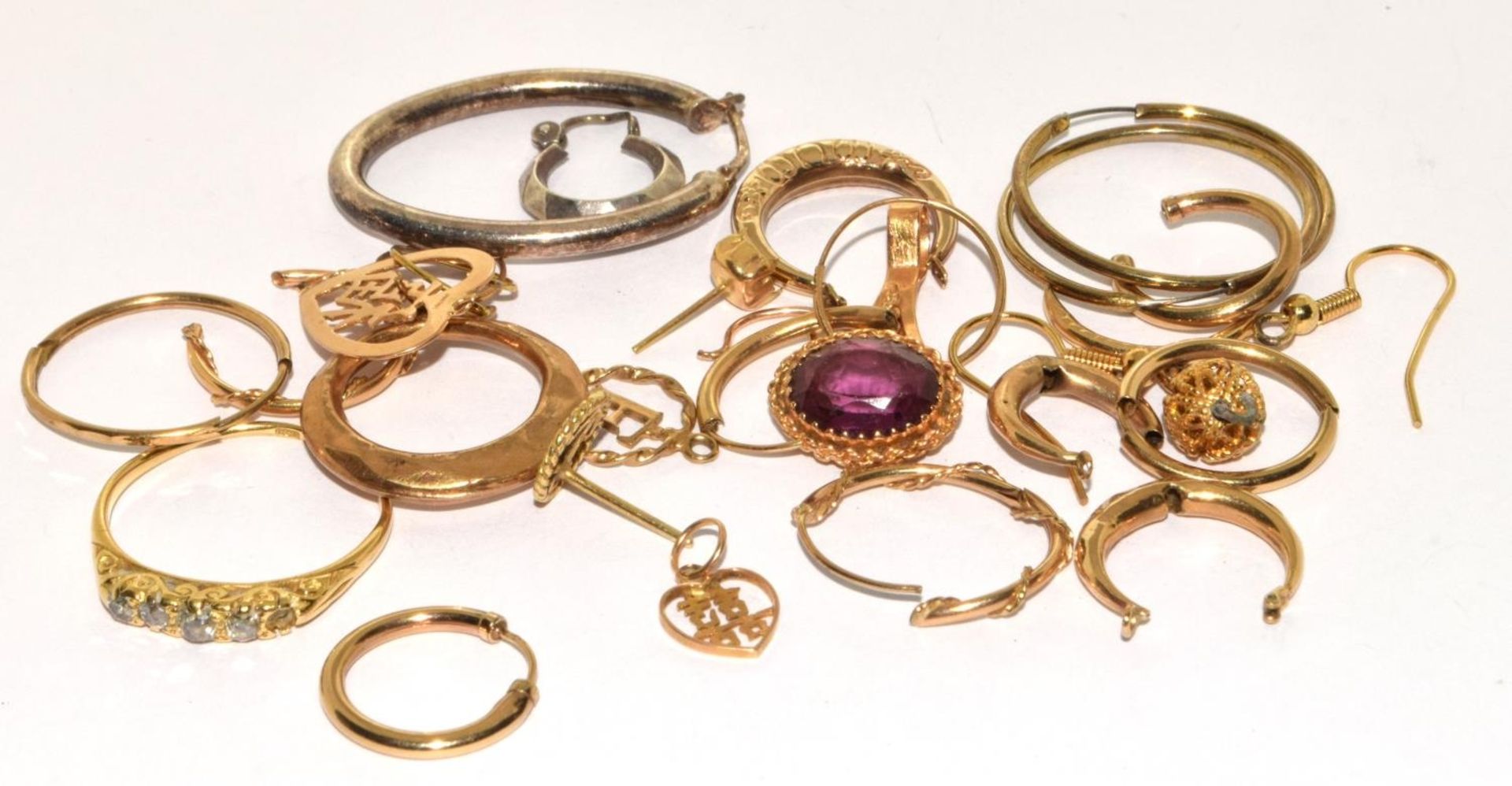 Mixed gold and silver items to include Amethyst pendant earrings etc