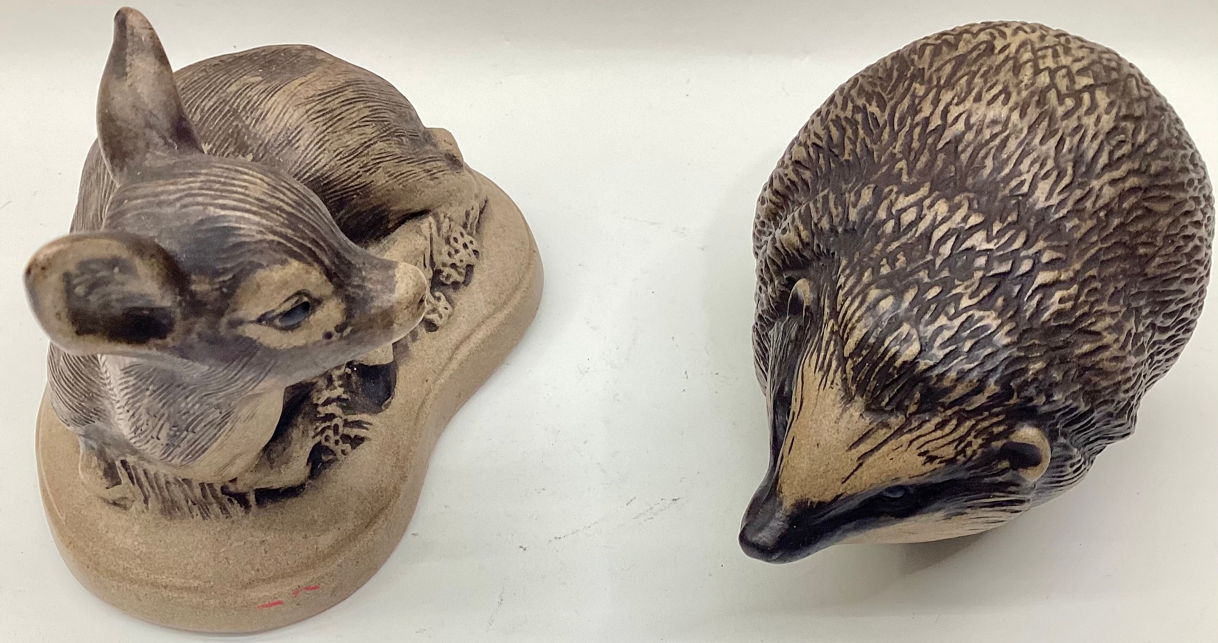Poole Pottery Stoneware Otter together with a hedgehog, fox plus others (8) - Image 4 of 7