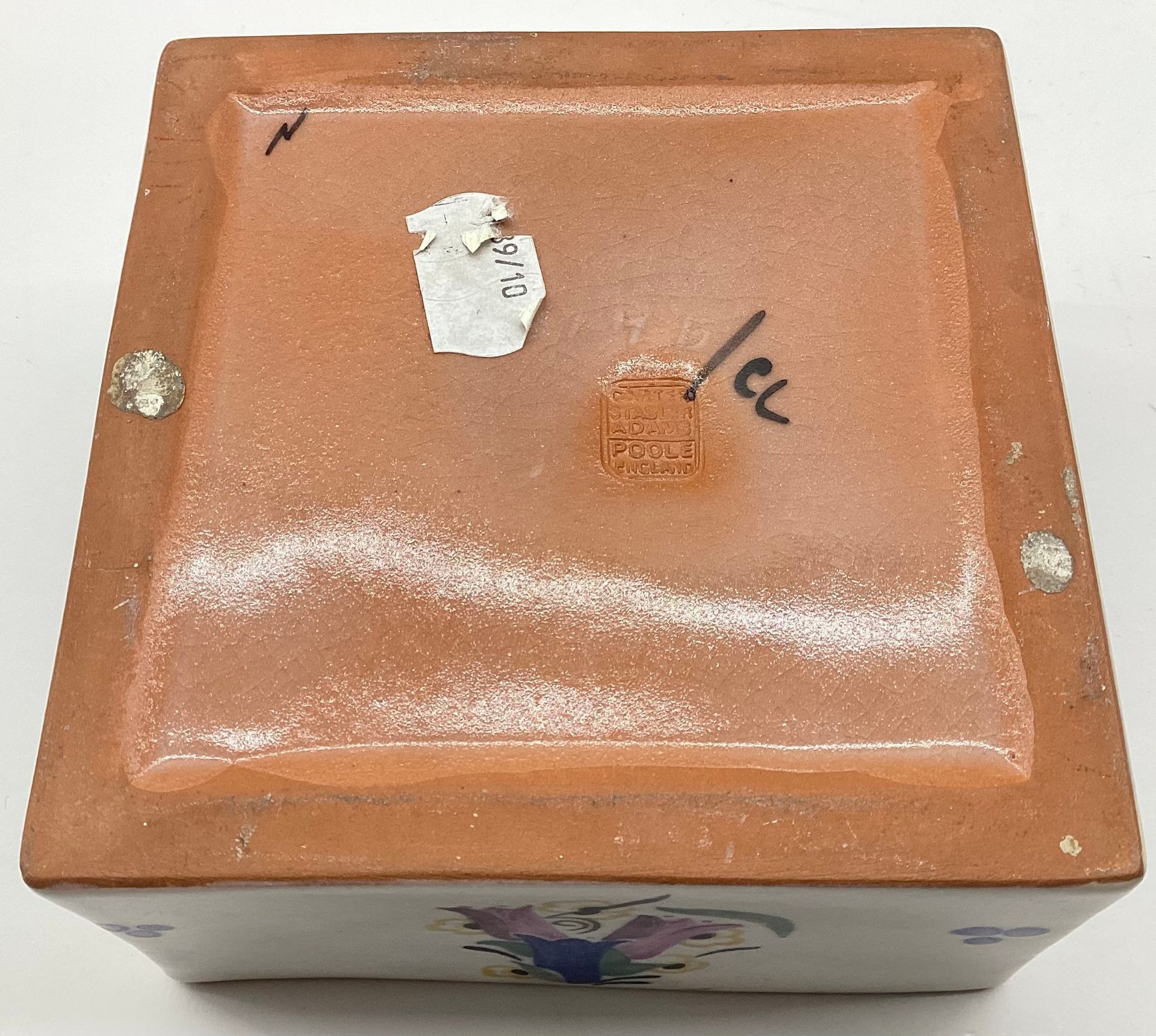 Poole Pottery Carter Stabler Adams shape 947 CL pattern lidded honey box with Bee finial. - Image 6 of 6